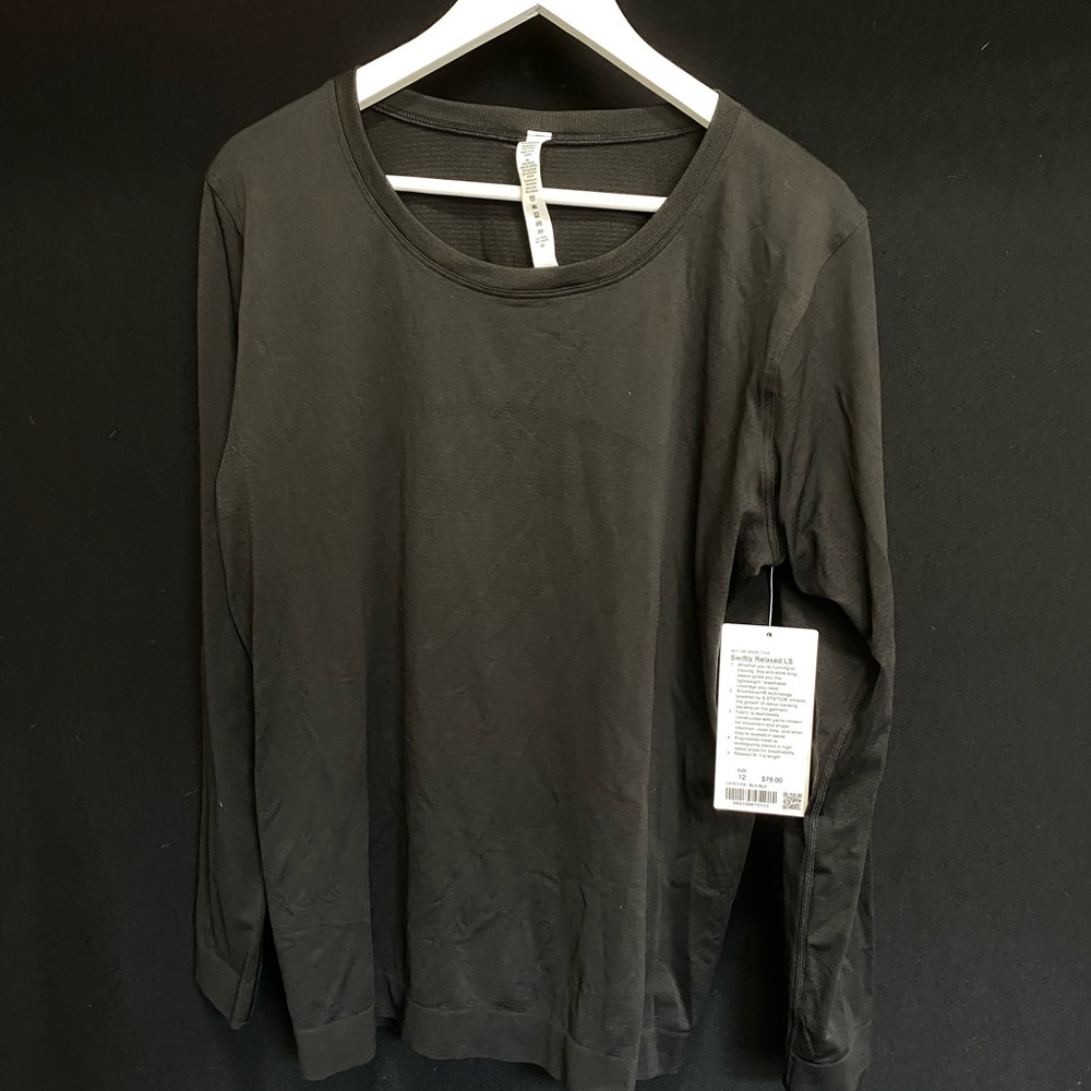 LuLu Lemon Women’s Swiftly Relaxed Long Sleeve